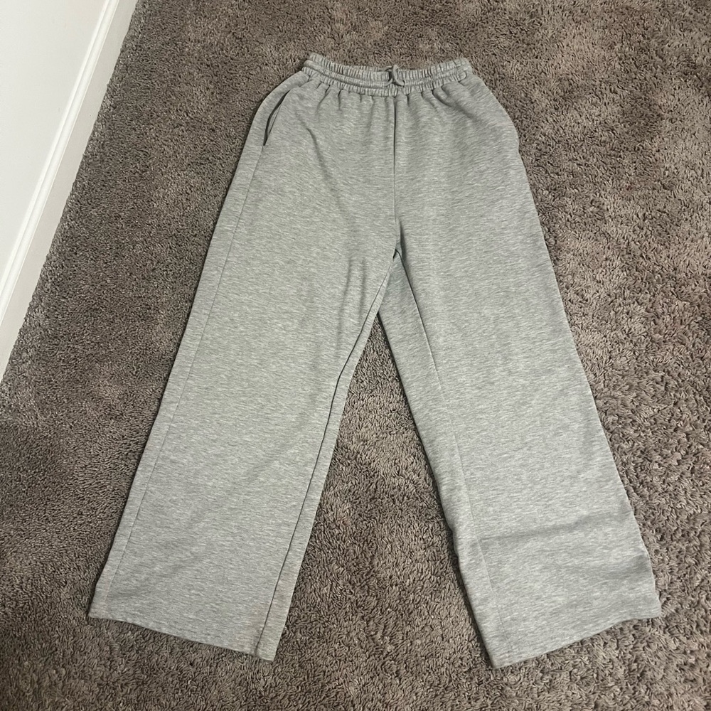 Gray baggy sweats